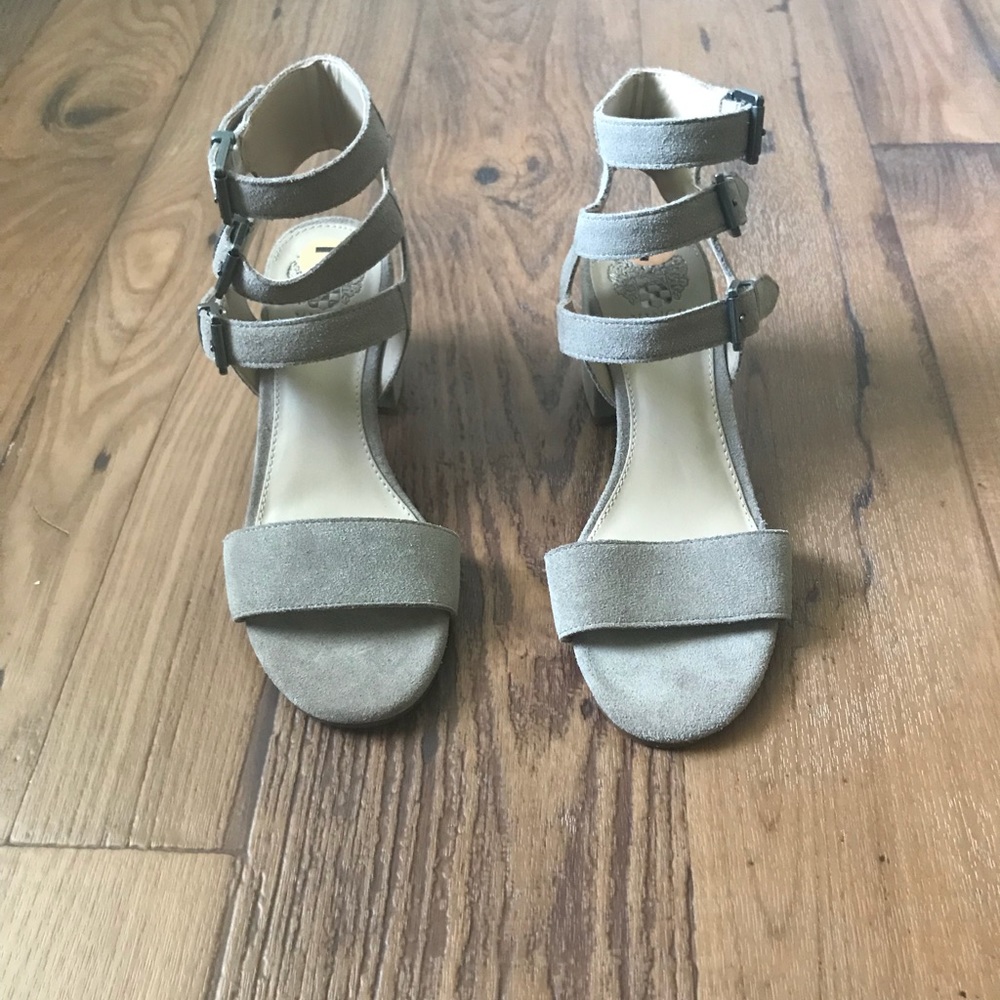 Vince Camuto Sandals Size 7